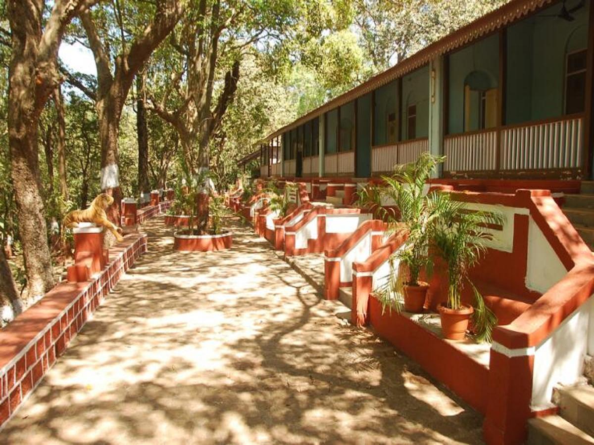 Cecil Hotel Matheran Exterior photo
