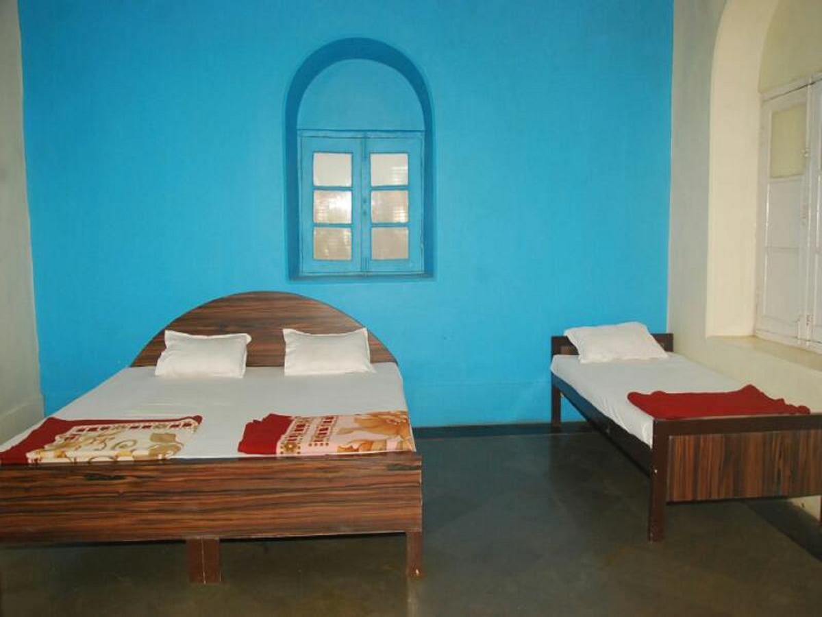 Cecil Hotel Matheran Exterior photo
